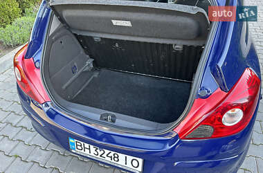 Хэтчбек Opel Corsa 2009 в 
