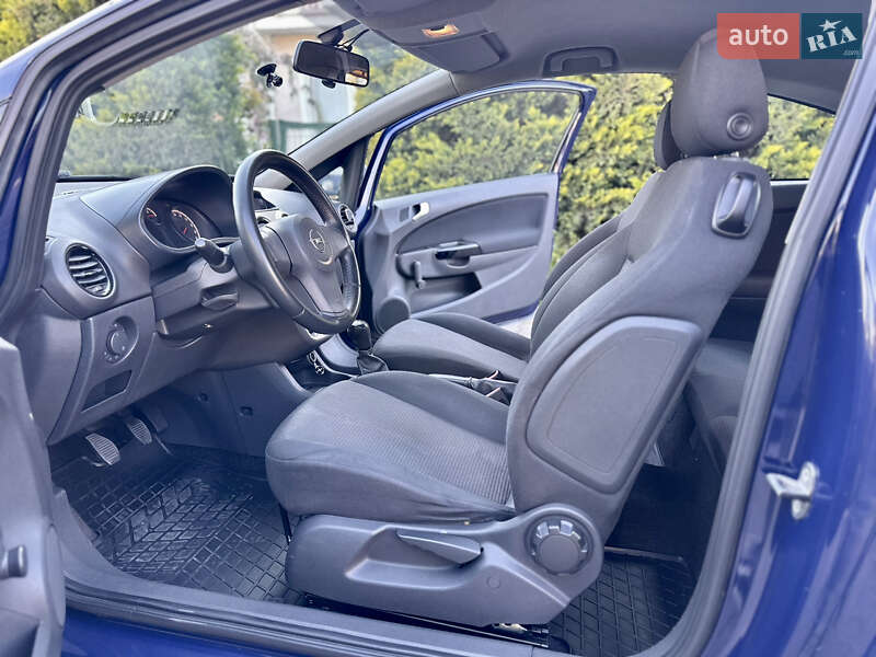 Хэтчбек Opel Corsa 2009 в Одессе