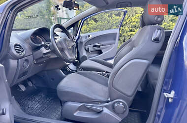 Хэтчбек Opel Corsa 2009 в 