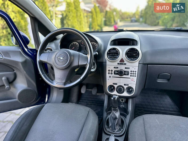 Хэтчбек Opel Corsa 2009 в Одессе