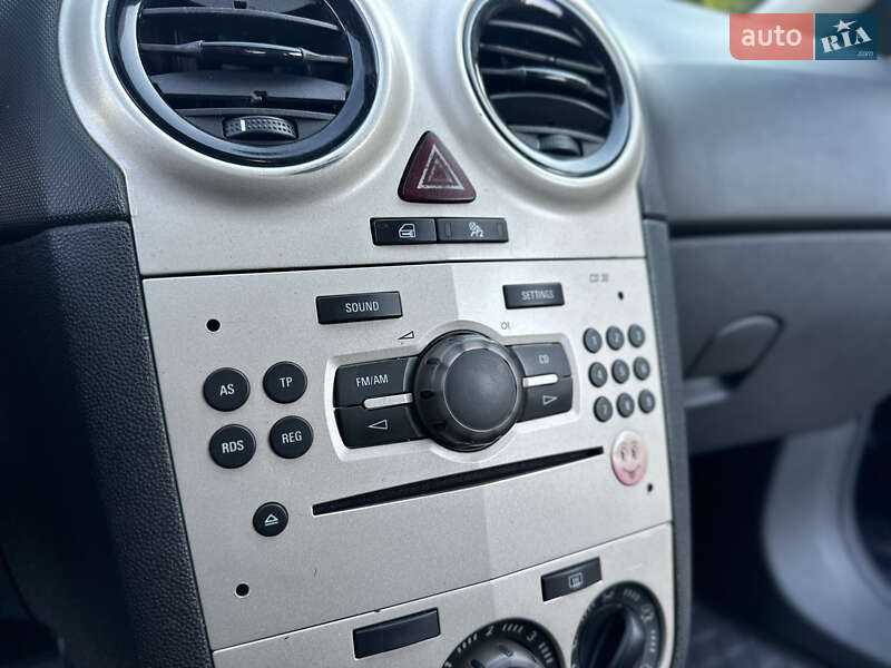Хэтчбек Opel Corsa 2009 в Одессе