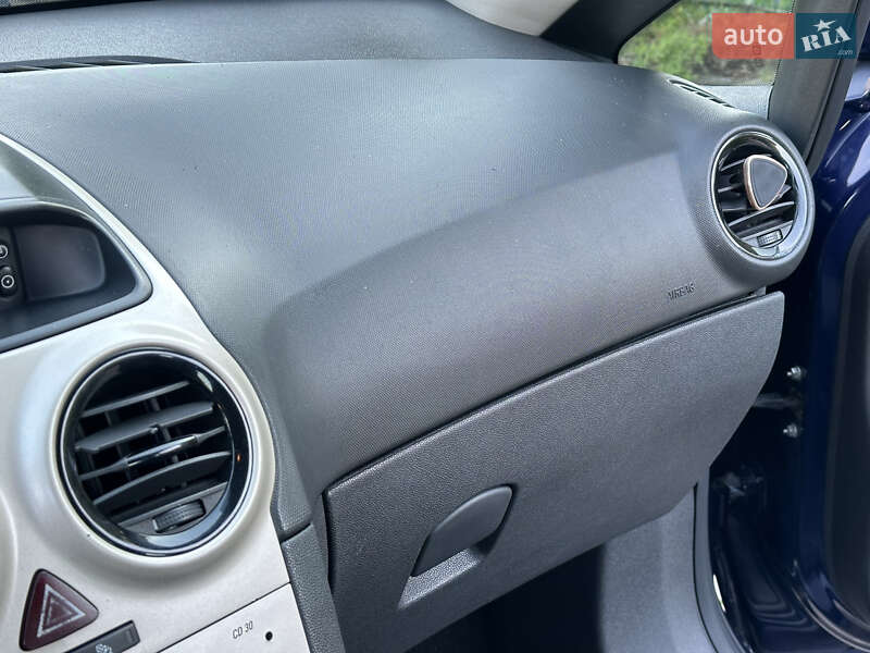 Хэтчбек Opel Corsa 2009 в Одессе