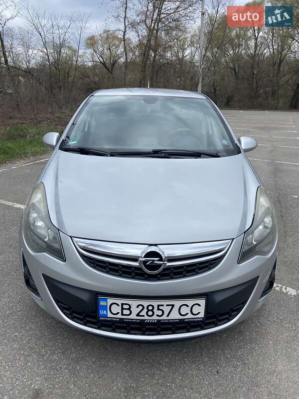 Хэтчбек Opel Corsa 2013 в Чернигове