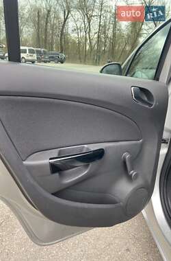 Хэтчбек Opel Corsa 2013 в 