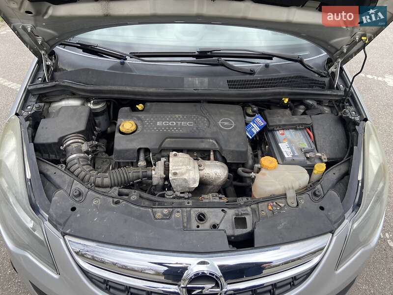 Хэтчбек Opel Corsa 2013 в Чернигове