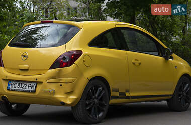Хэтчбек Opel Corsa 2010 в 
