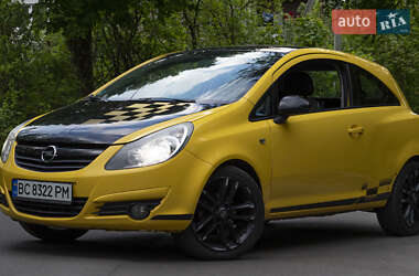 Хэтчбек Opel Corsa 2010 в 