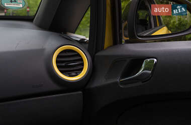 Хэтчбек Opel Corsa 2010 в 