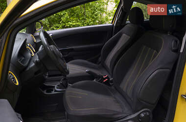 Хэтчбек Opel Corsa 2010 в 