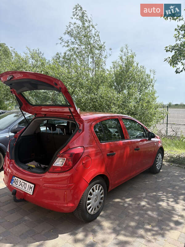 Хэтчбек Opel Corsa 2009 в Гайсине