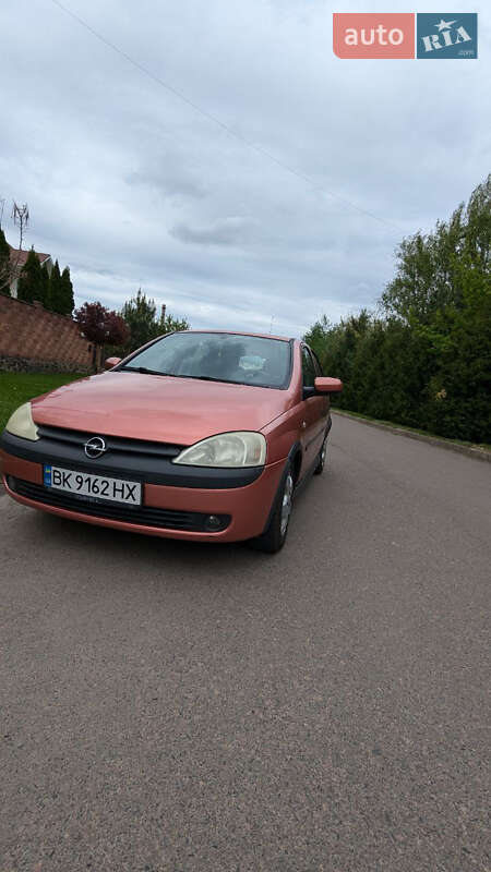 Хэтчбек Opel Corsa 2001 в 