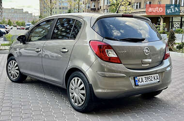 Хэтчбек Opel Corsa 2012 в 