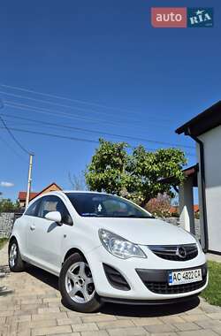 Хэтчбек Opel Corsa 2011 в 