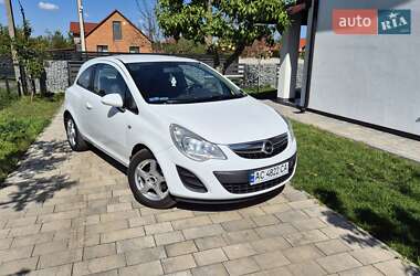 Хэтчбек Opel Corsa 2011 в 