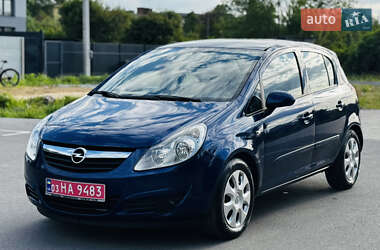 Хэтчбек Opel Corsa 2007 в 