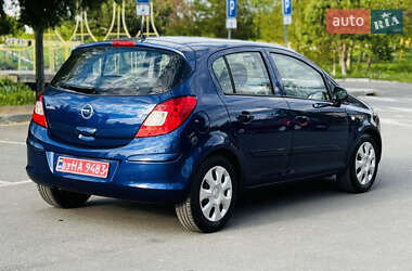 Хэтчбек Opel Corsa 2007 в 