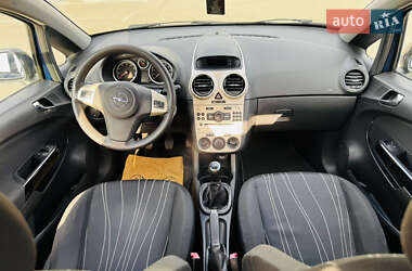 Хэтчбек Opel Corsa 2007 в 