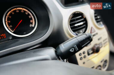 Хэтчбек Opel Corsa 2007 в 