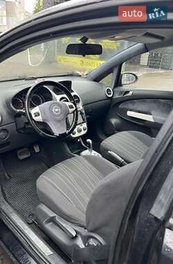 Хетчбек Opel Corsa 2008 в 