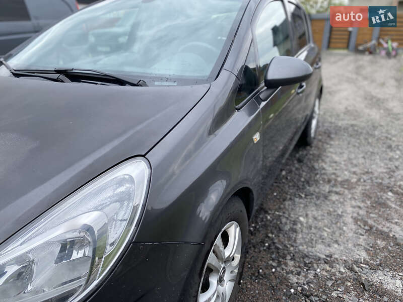 Хэтчбек Opel Corsa 2012 в Луцке