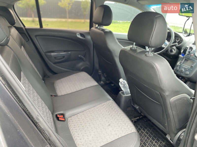 Хэтчбек Opel Corsa 2012 в Луцке