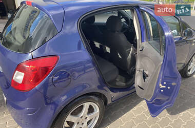 Хэтчбек Opel Corsa 2009 в 