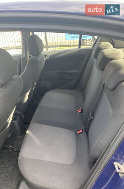 Хэтчбек Opel Corsa 2009 в 
