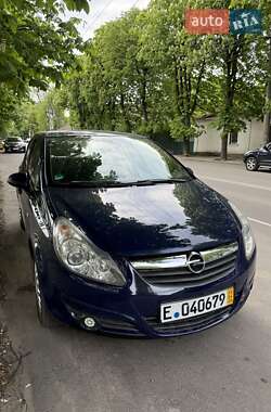 Хэтчбек Opel Corsa 2009 в 