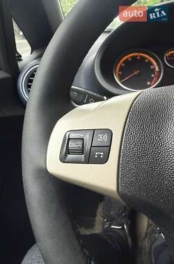 Хэтчбек Opel Corsa 2009 в 