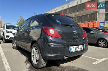Хэтчбек Opel Corsa 2007 в 