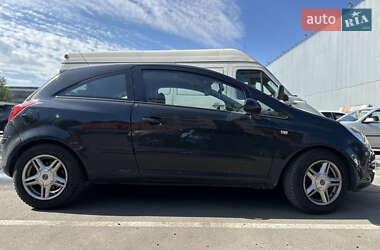 Хэтчбек Opel Corsa 2007 в 
