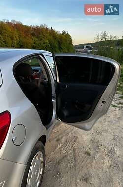 Хетчбек Opel Corsa 2012 в 