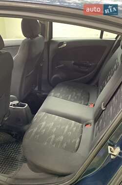 Хетчбек Opel Corsa 2013 в 