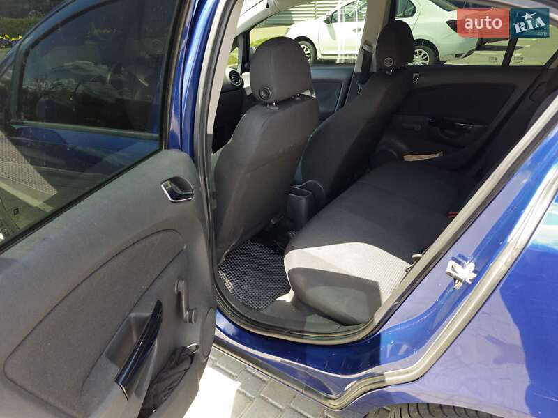 Хэтчбек Opel Corsa 2007 в Одессе