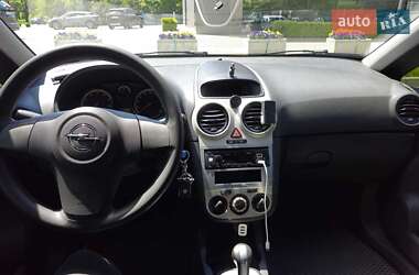 Хэтчбек Opel Corsa 2007 в 