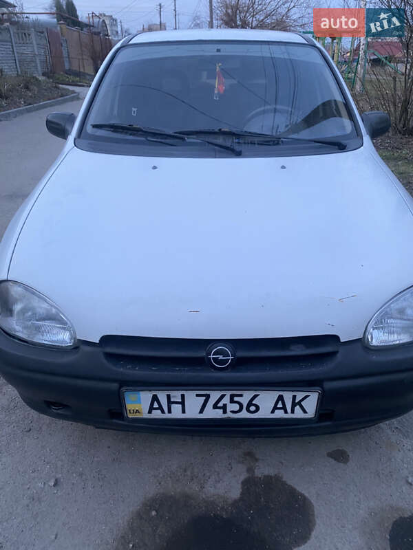 Хетчбек Opel Corsa 1996 в Дніпрі