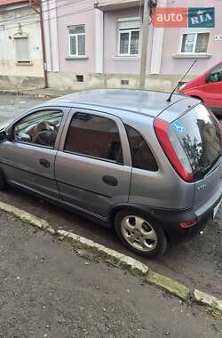 Хетчбек Opel Corsa 2003 в 