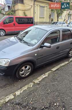 Хетчбек Opel Corsa 2003 в 