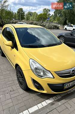 Хэтчбек Opel Corsa 2011 в Киеве