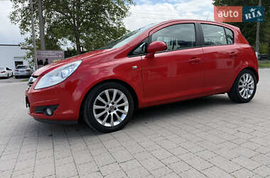 Хэтчбек Opel Corsa 2008 в 