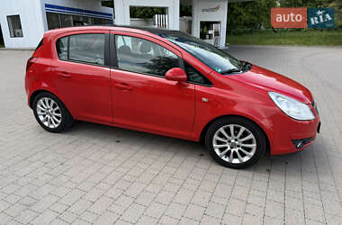 Хэтчбек Opel Corsa 2008 в 