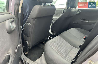 Хэтчбек Opel Corsa 2005 в 