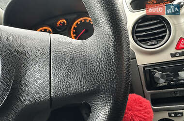 Хэтчбек Opel Corsa 2008 в 