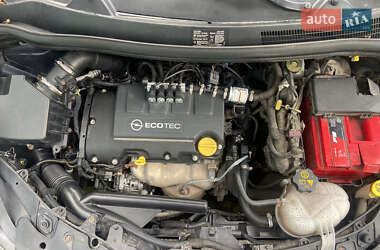 Хетчбек Opel Corsa 2010 в 