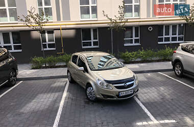 Хэтчбек Opel Corsa 2007 в Киеве