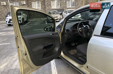 Хетчбек Opel Corsa 2007 в 