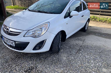 Хэтчбек Opel Corsa 2011 в Черновцах