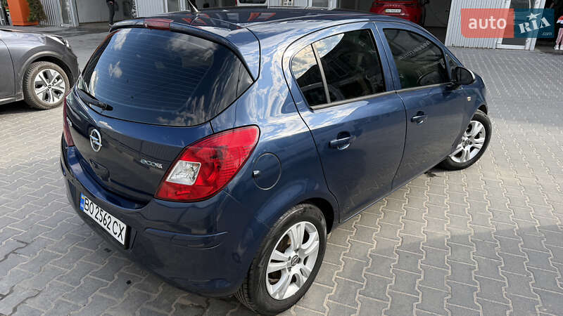 Хэтчбек Opel Corsa 2011 в Тернополе