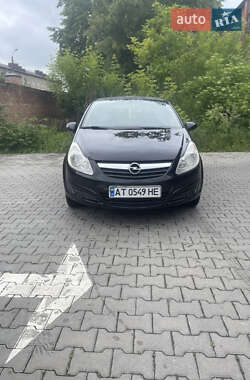 Хэтчбек Opel Corsa 2008 в 