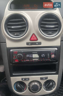 Хэтчбек Opel Corsa 2008 в 